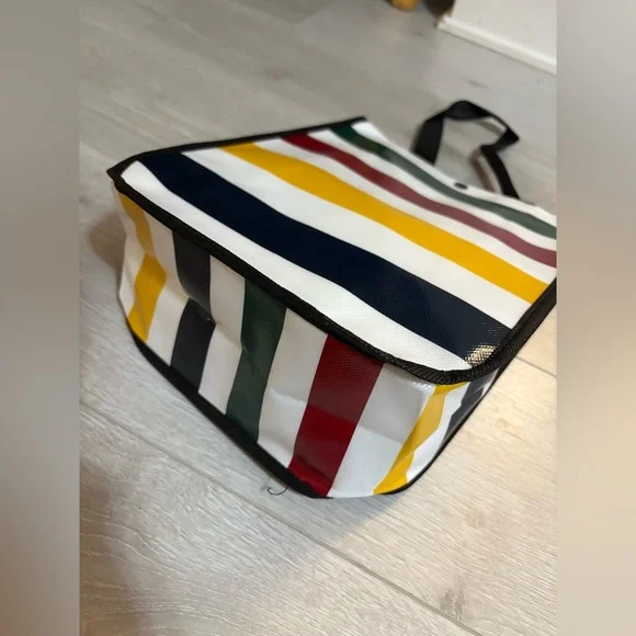 BRAND NEW HBC Stripes Hudson’s Bay Company Lunch Bag Cooler - Picture 5 of 6